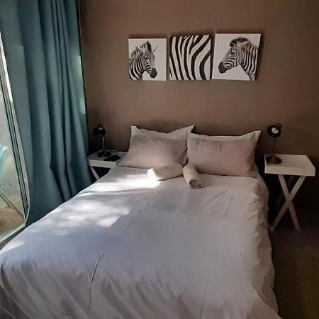 Self-Catering Studio, Unit 3 On Krupp 빈트후크 외부 사진