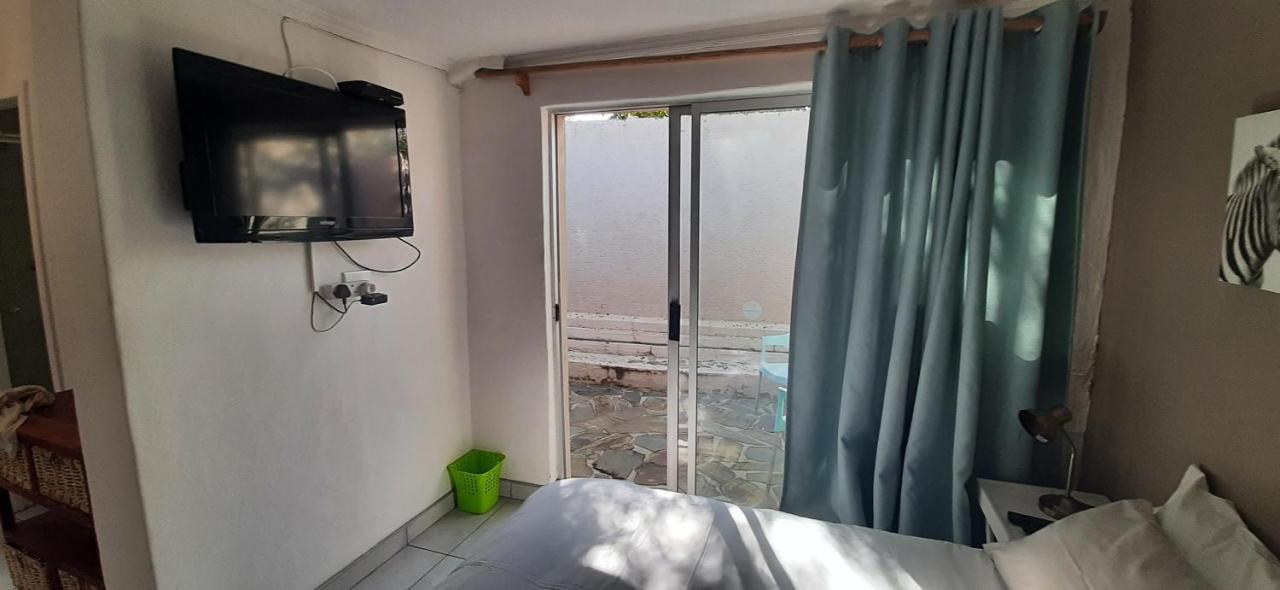 Self-Catering Studio, Unit 3 On Krupp 빈트후크 외부 사진