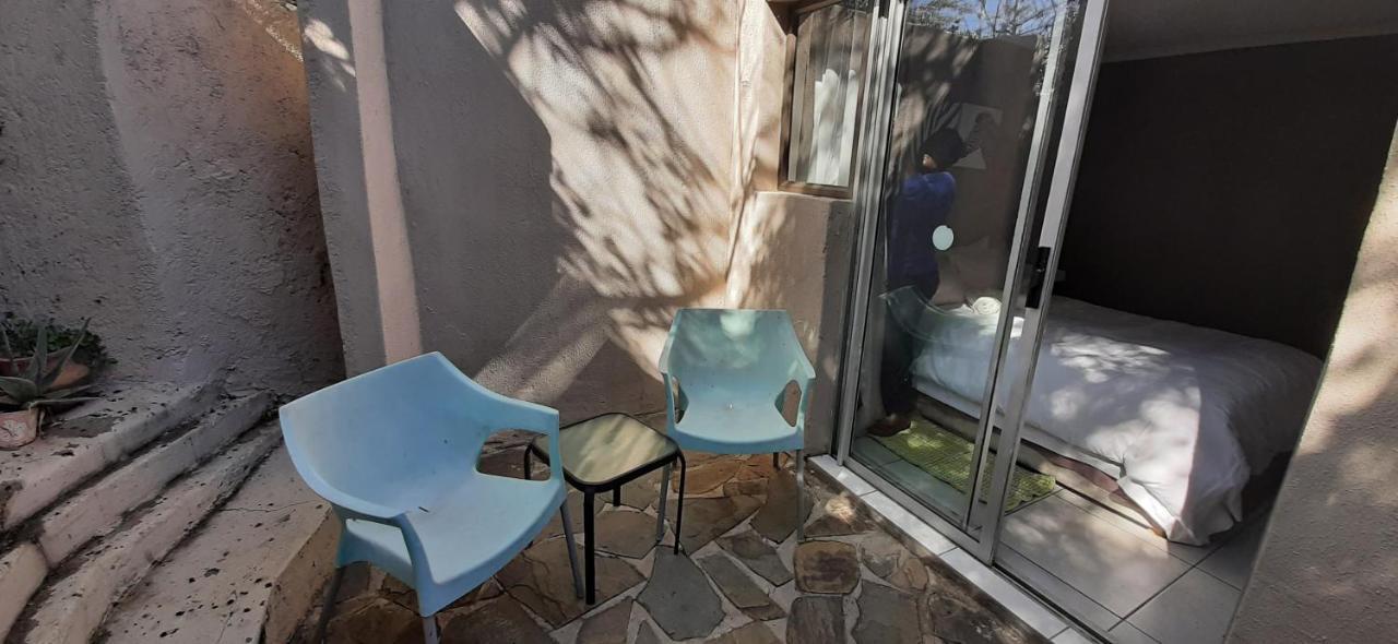 Self-Catering Studio, Unit 3 On Krupp 빈트후크 외부 사진