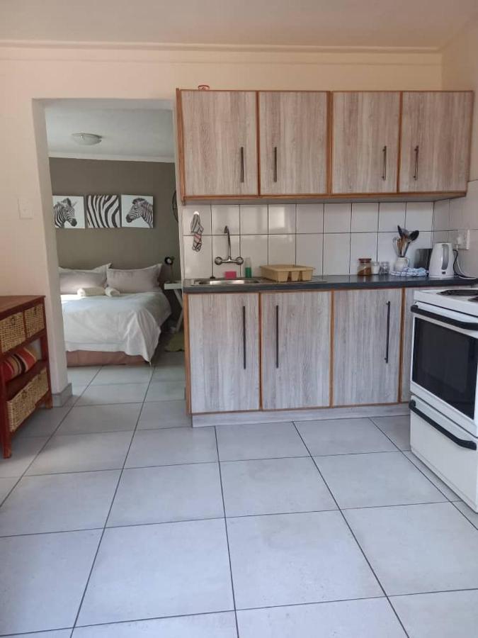 Self-Catering Studio, Unit 3 On Krupp 빈트후크 외부 사진